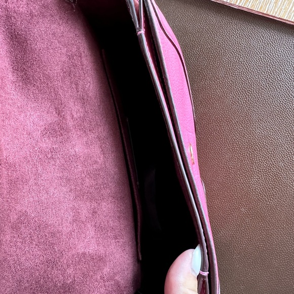 Pink leather crossbody bag from Coach with champagne hardware - Picture 6 of 9